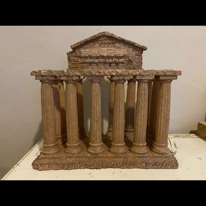 NWT - Greek temple ruin fish tank decor
